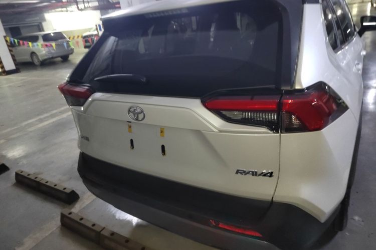 丰田 RAV4荣放 2021款 2.0L CVT两驱风尚PLUS版车身外观6