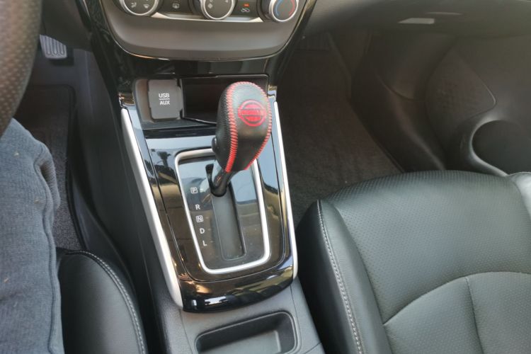 日产 轩逸 2016款 1.6XV CVT智享版中控内饰18