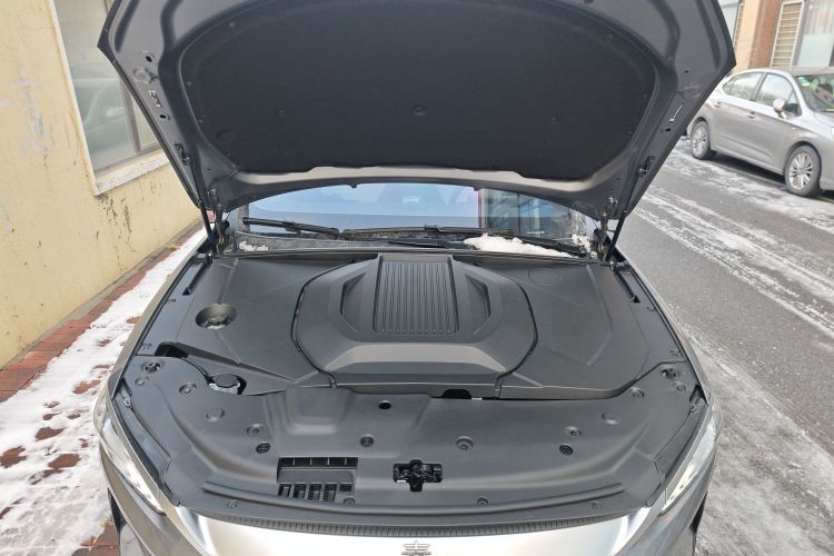 比亚迪 秦PLUS 2024款 荣耀版 EV 420KM领先型机舱底盘24