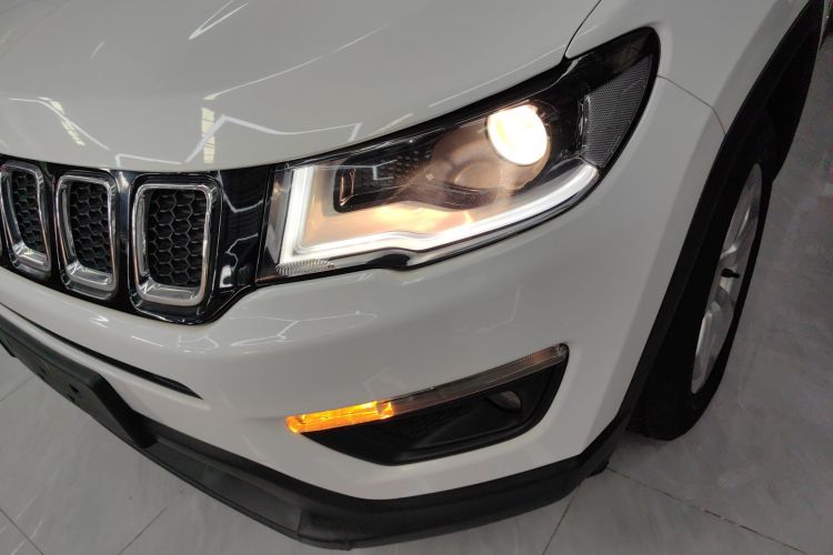 Jeep 指南者 2017款 200T 自动家享版局部细节36