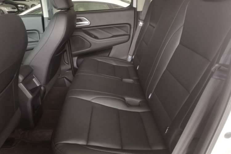 长城 炮 2023款 2.0T商用版自动柴油两驱精英型长箱GW4D20M中控内饰7004