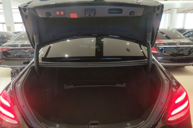 奔驰E级 2020款 改款 E 300 L 时尚型机舱底盘23
