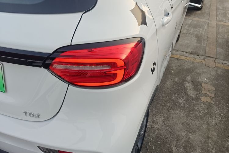 零跑汽车 零跑T03 2021款 400轻享版 磷酸铁锂车身外观9