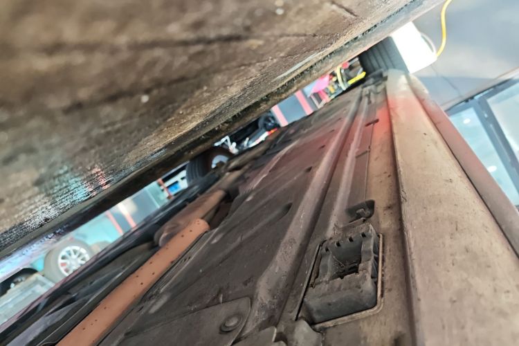 奔驰E级 2020款 E 260 L 运动型局部细节9001