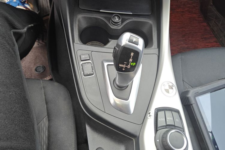 宝马1系(进口) 2015款 120i 领先型中控内饰18