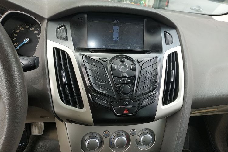 福特 福克斯 2012款 三厢 1.6L 自动舒适型中控内饰16