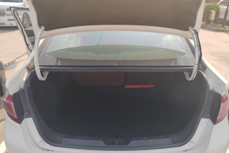 菲亚特 菲翔 2012款 1.4T 自动悦享版机舱底盘23