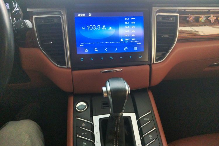 众泰SR9 2017款 2.0T 自动极致之光版局部细节16
