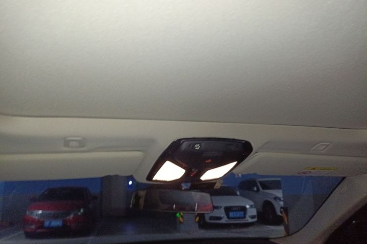 宝马5系 2019款 525Li 豪华套装局部细节22