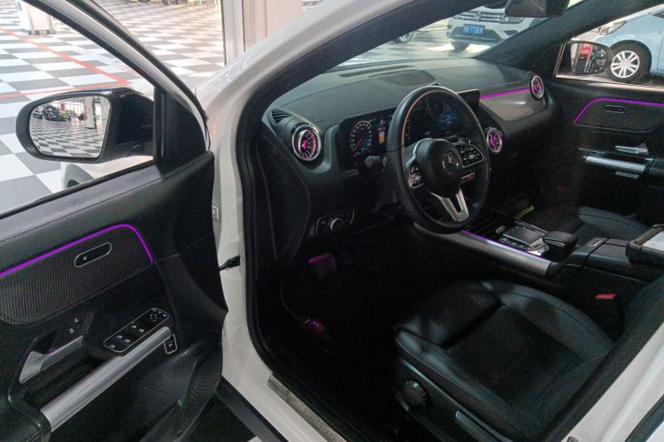 奔驰GLA 2022款 GLA 220 4MATIC中控内饰20