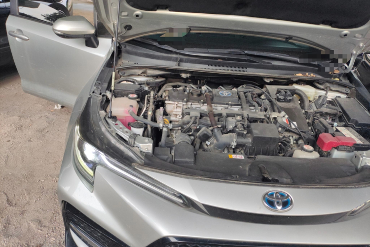 丰田 雷凌 2021款 双擎 1.8H E-CVT运动版局部细节9006