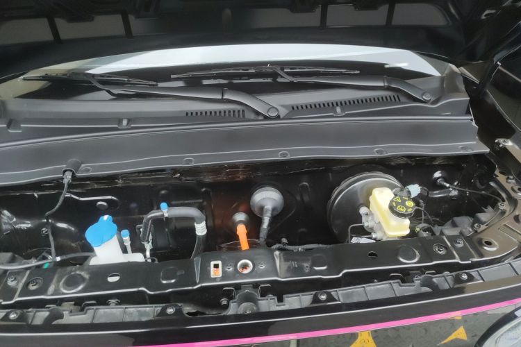 吉利银河 2025款 210km 熊猫卡丁机舱底盘24