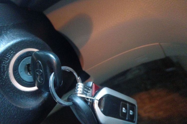 丰田 汉兰达 2012款 2.7L 两驱7座豪华版中控内饰11