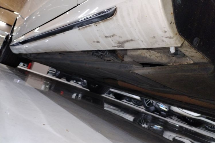 奔驰E级 2018款 E 200 L 运动型局部细节9001