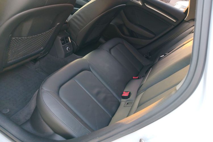 奥迪A3 2018款 30周年年型 Limousine 35 TFSI 风尚型中控内饰21