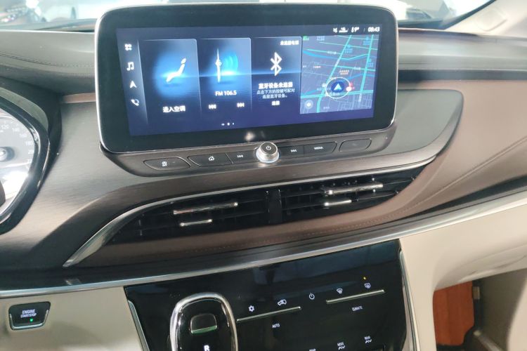 别克GL8 2021款 陆上公务舱 652T 豪华型中控内饰16