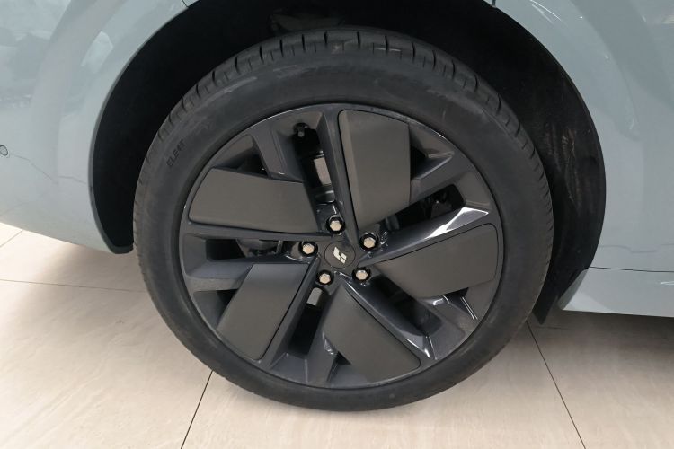 理想汽车 理想L6 2025款 Max 智能焕新版车身外观6008