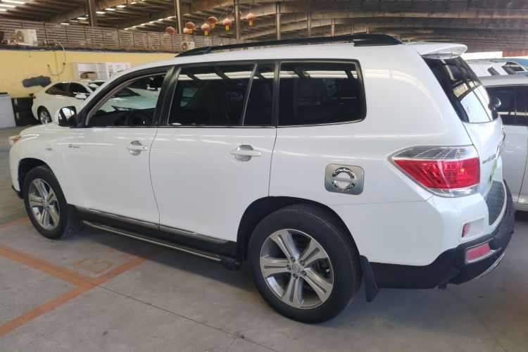 丰田 汉兰达 2012款 2.7L 两驱5座运动版车身外观4