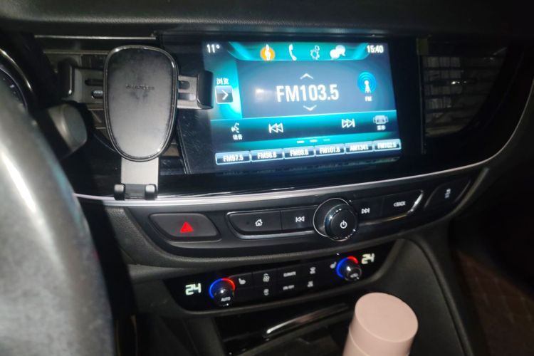 别克 君威 2019款 20T 精英型 国VI中控内饰16