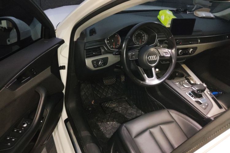 奥迪A4L 2017款 40 TFSI 时尚型中控内饰20