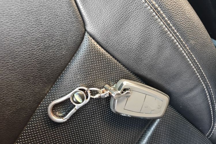 福特 探险者 2020款 EcoBoost 285 四驱钛金版 7座中控内饰11