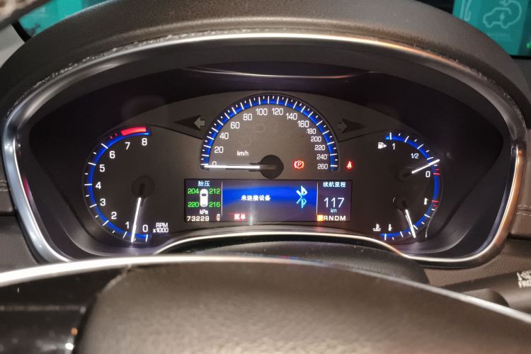 凯迪拉克SRX 2015款 3.0L 精英型中控内饰14