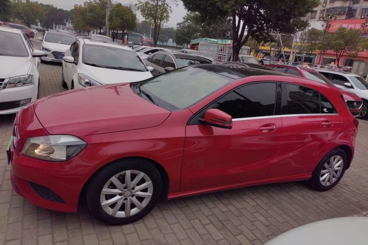 奔驰A级(进口) 2015款 A 180 标准型车身外观4