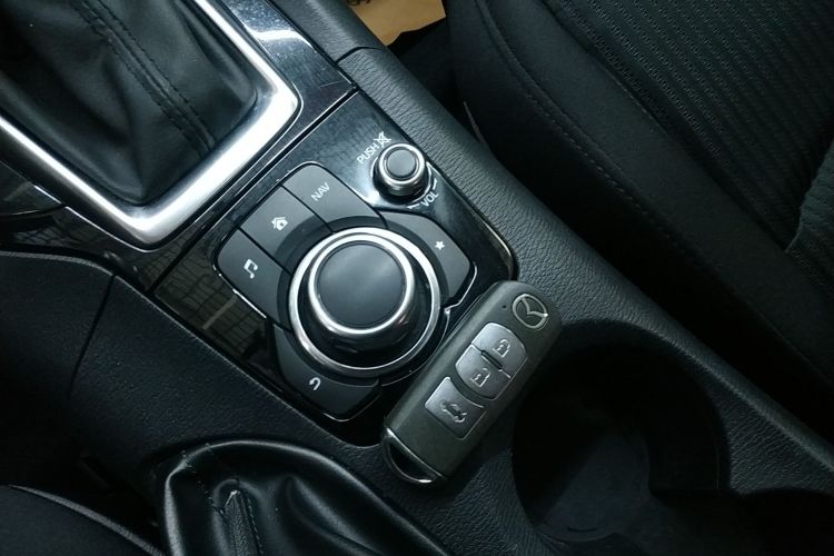 马自达3 昂克赛拉 2016款 三厢 1.5L 自动豪华型中控内饰7001