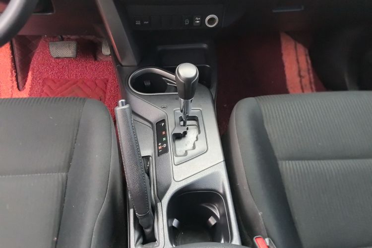 丰田 RAV4荣放 2016款 2.0L CVT两驱风尚版 国V中控内饰18