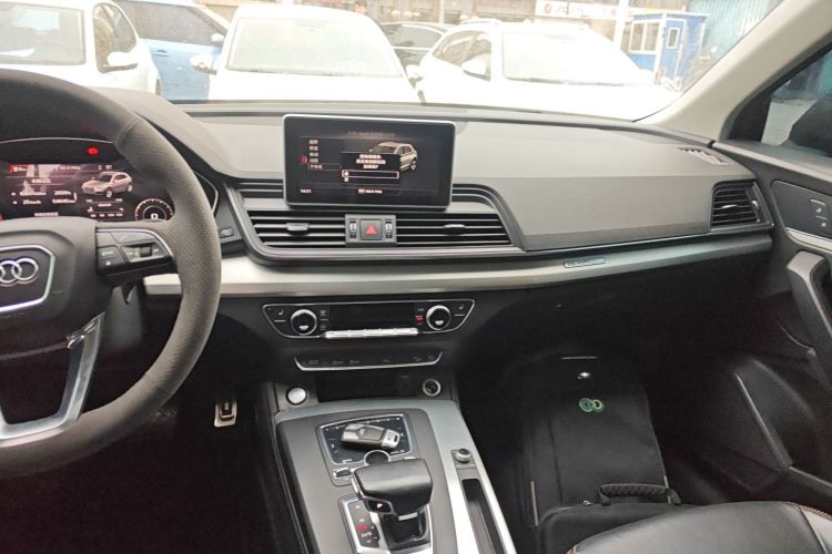 奥迪Q5L 2018款 40 TFSI 荣享时尚型 国V中控内饰16