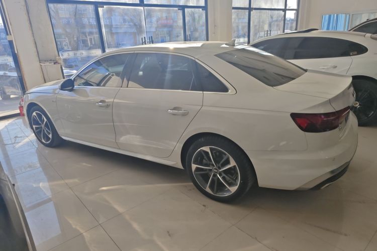 奥迪A4L 2023款 40 TFSI 时尚动感型车身外观4