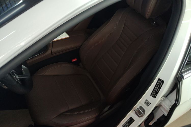 奔驰E级 2020款 改款 E 300 L 运动时尚型局部细节19