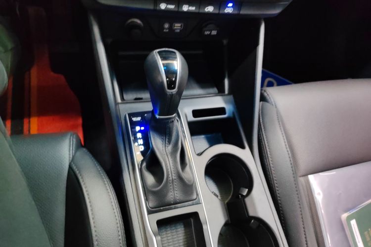 现代 途胜 2018款 1.6T 双离合两驱15周年特别版局部细节18