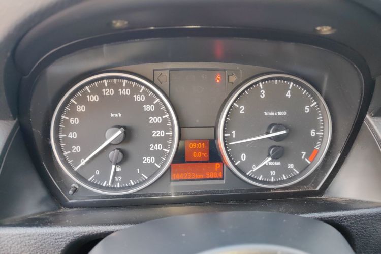 宝马X1 2015款 sDrive18i 时尚晋级版中控内饰14