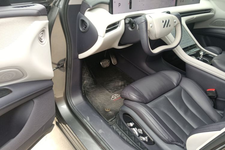 智己汽车 智己LS7 2023款 90kWh Elite后驱版中控内饰7003