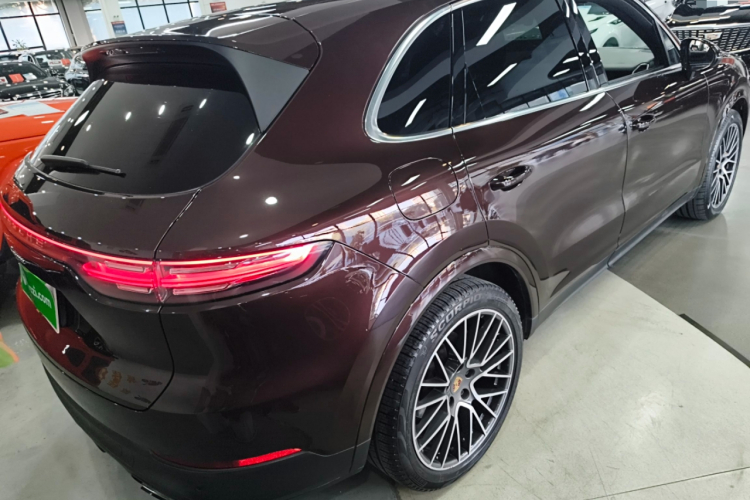 保时捷 2019款 Cayenne 3.0T车身外观6005