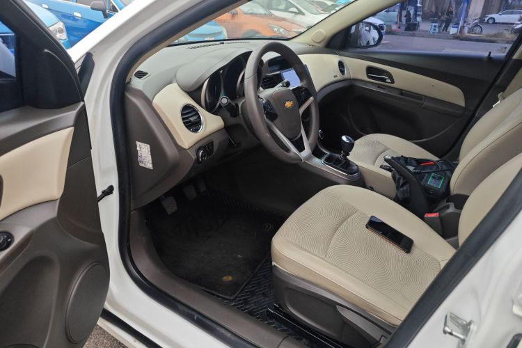 雪佛兰 科鲁兹 2015款 1.5L 经典 SE MT中控内饰20