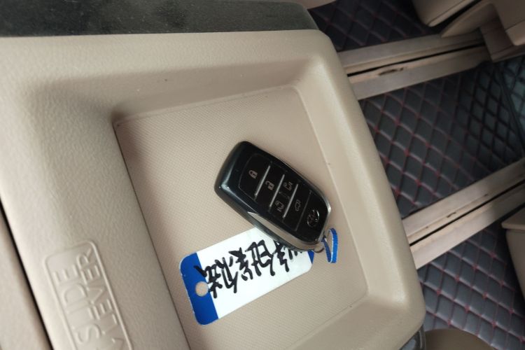 丰田 埃尔法 2012款 3.5L 豪华版中控内饰7001