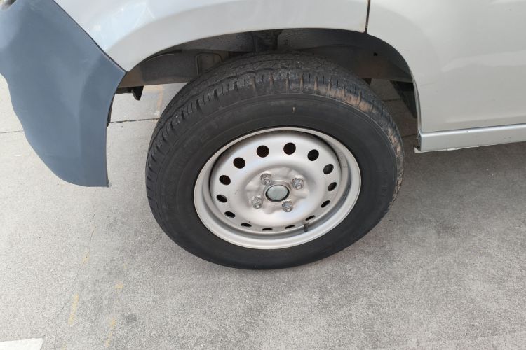 五菱汽车 五菱之光 2020款 1.2L 厢式运输车实用型 国VI 5座 LSI车身外观6007