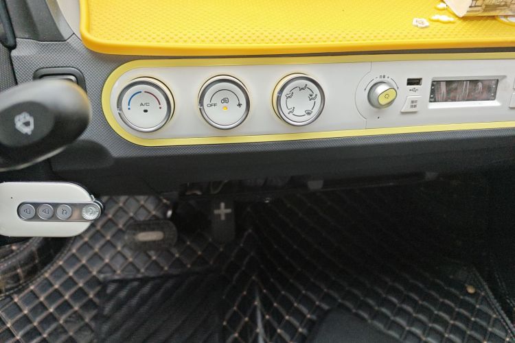 五菱汽车 宏光MINIEV 2022款 马卡龙臻享款 磷酸铁锂中控内饰16