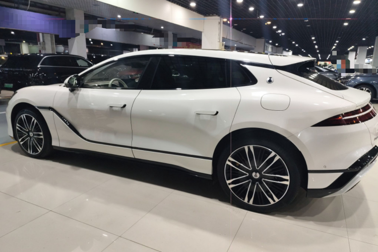 腾势Z9GT 2024款 1100四驱Ultra版车身外观4