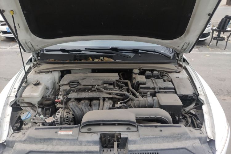 现代 名图 2021款 1.8L CVT GLX精英版机舱底盘24