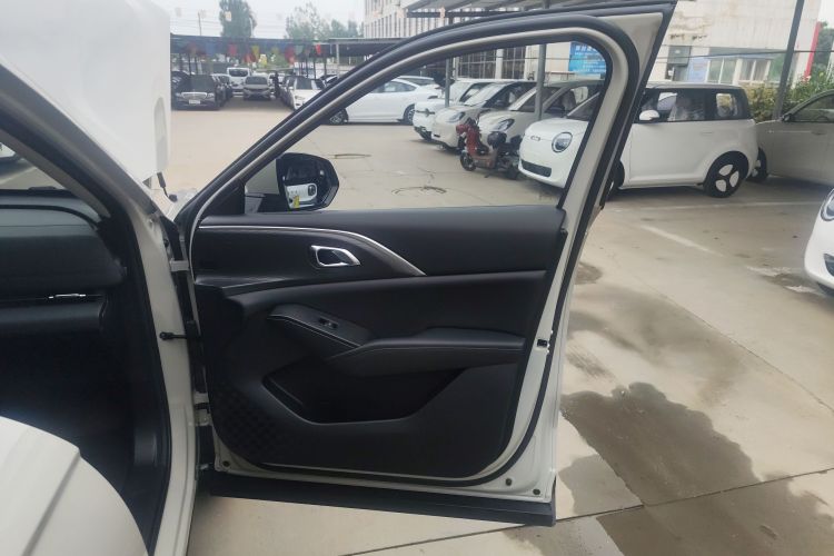 哈弗枭龙MAX 2025款 Hi4 165 Plus 长续航版中控内饰7005