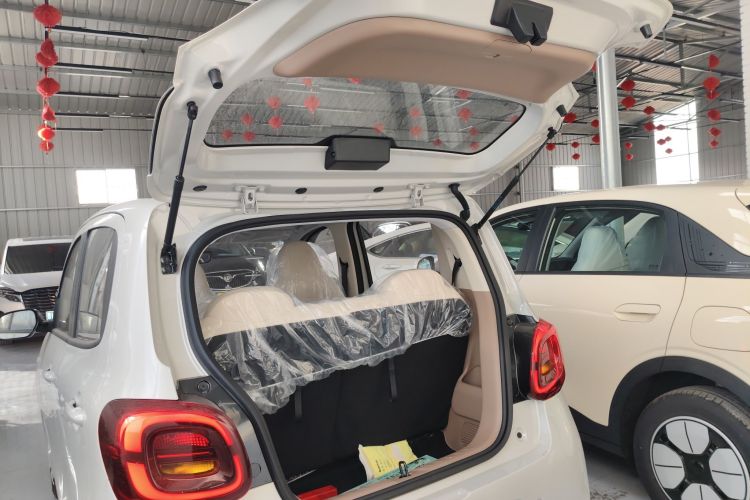 五菱汽车 宏光MINIEV 2025款 四门版 进阶款机舱底盘23