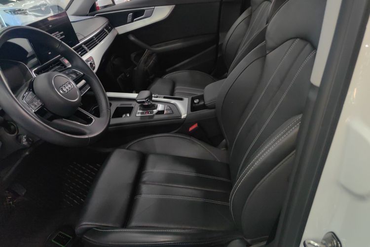 奥迪A4L 2024款 40 TFSI 时尚动感型中控内饰19