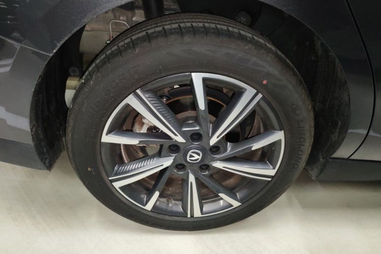 长安 逸动 2024款 1.5T GDI自动 旗舰型车身外观6008