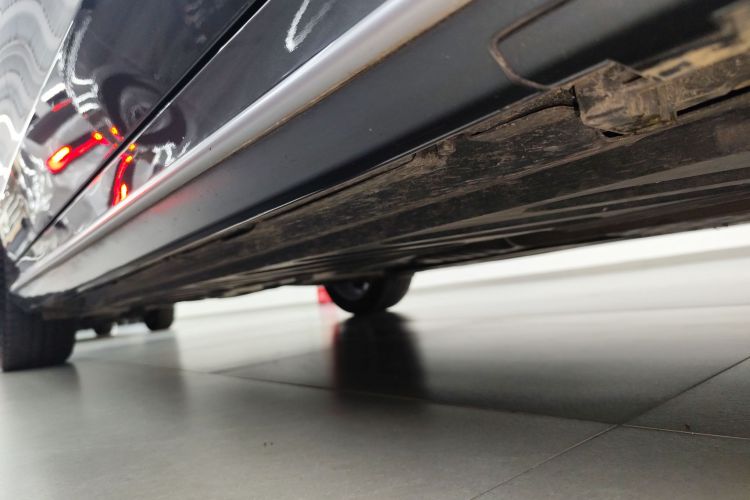 奔驰C级 2019款 C 260 L 运动版局部细节9001