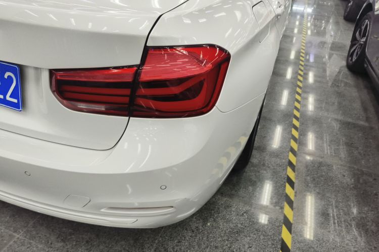 宝马3系 2017款 318i 时尚型车身外观6006