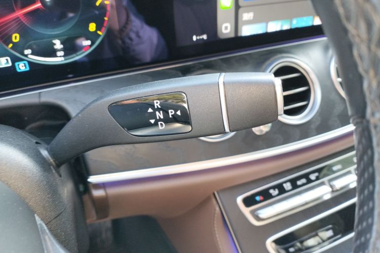 奔驰E级(进口) 2021款 改款 E 300 运动版中控内饰18