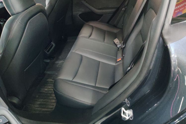 特斯拉 Model 3 2023款 长续航全轮驱动版中控内饰7004